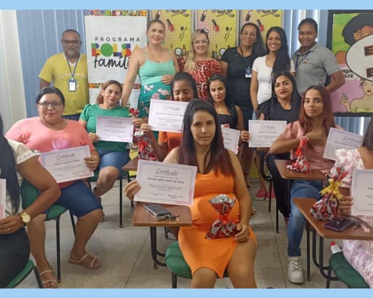 Bolsa Família certifica novas cabeleireiras em Água Boa