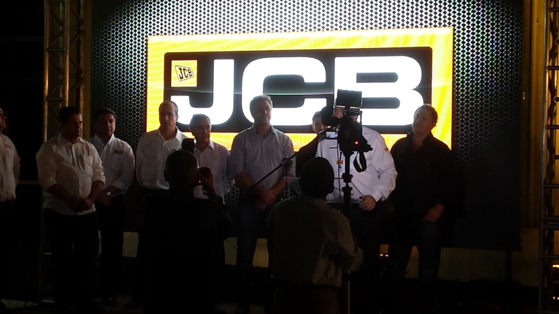 Prefeit JCB 3 menor