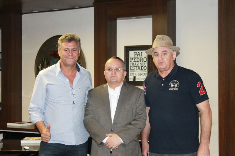 MAURO E TAQUES