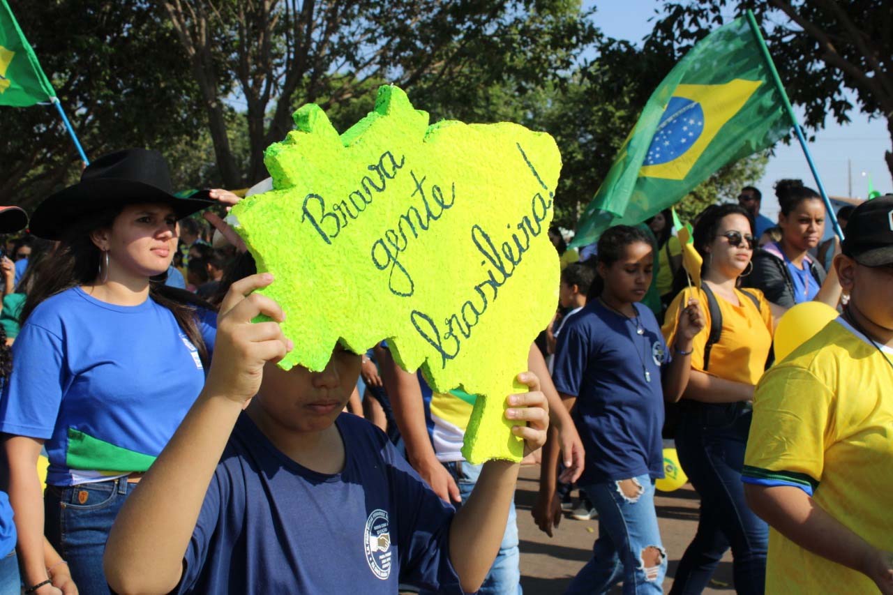 DESFILE