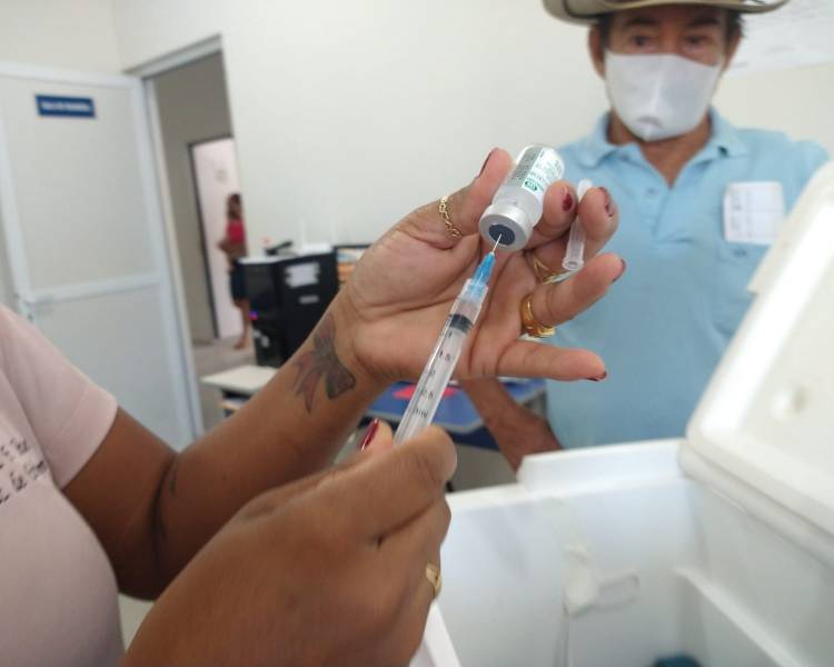 Quarta dose da vacina contra Covid-19 é liberada, saiba quem deve tomar
