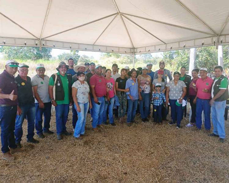 Prefeitura promove Dia de Campo com produtores do Senar Tec Leite