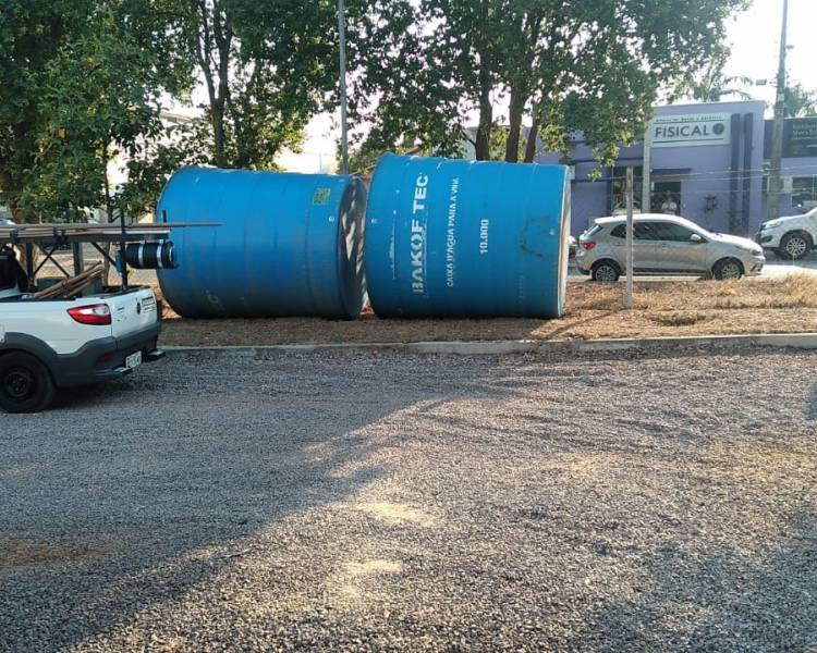 Comunidade da Serrinha é beneficiada com instalação de caixas de água com suporte para 20 mil litros