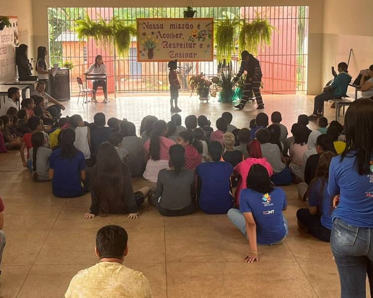 Saúde e Educação atuam em parceria no combate à Dengue no PA Serrinha