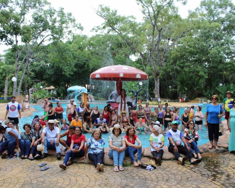 Assistência Social proporciona viagem ao Grupo da Melhor Idade Coração do Brasil