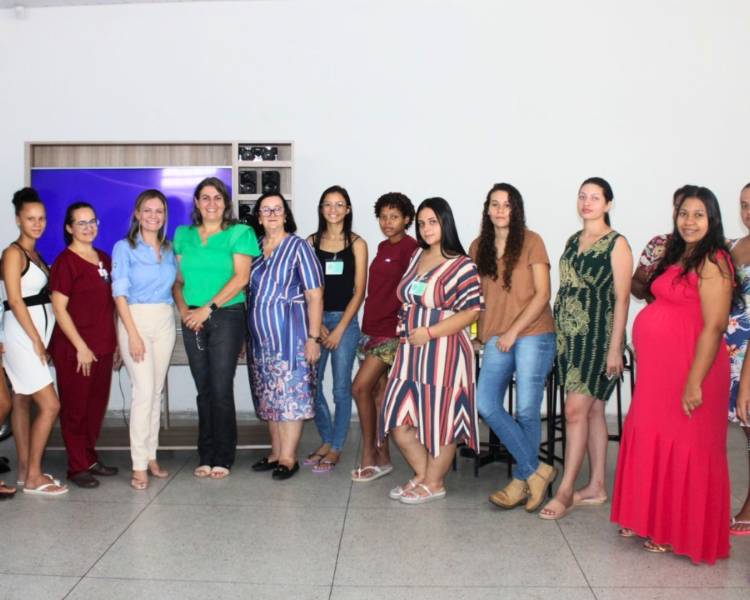 Profissionais do Hospital Regional realizam encontro no Cantinho da Cegonha