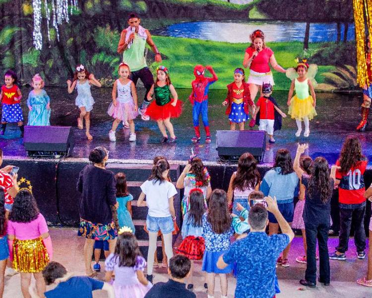 Carnaval Folia Kids 2024 animou crianças e familiares na Praça da Cultura