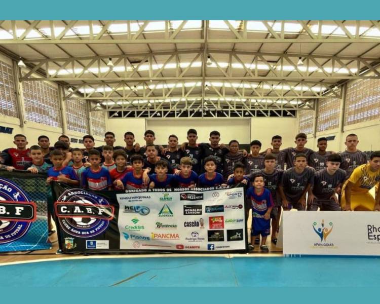 Equipes de futsal de Água Boa disputam campeonato em Goiás