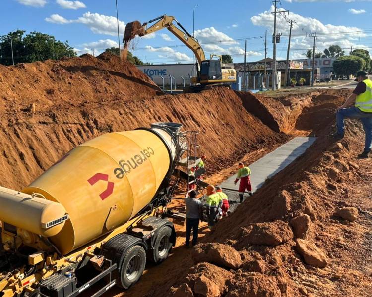 DNIT alerta motoristas para desvios em obras na BR-158 em Água Boa