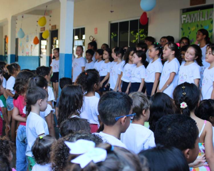 Semana da Criança: EMEI Gisselda Trentin promove dia de visita surpresa e distribuição de picolé