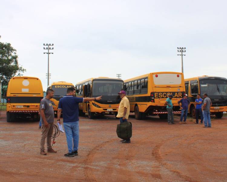 Frota de ônibus escolares de Água Boa passa por inspeção para garantir segurança dos alunos em 2026