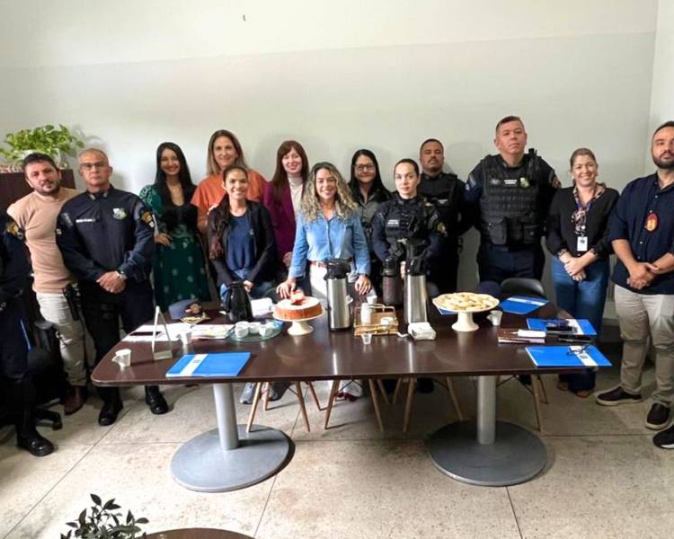 Assistência Social apresenta projeto de prevenção à violência para diretores de escolas de Água Boa