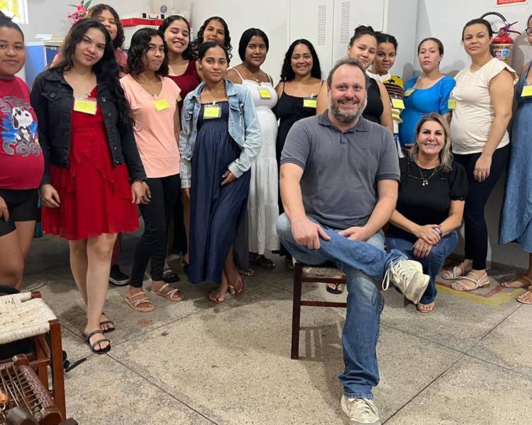Cantinho da Cegonha reúne gestantes em encontro de acolhimento em Água Boa