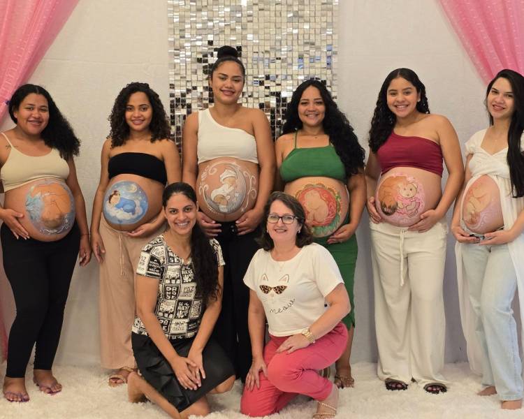 Grávidas do Cantinho da Cegonha ganham pintura artística na barriga