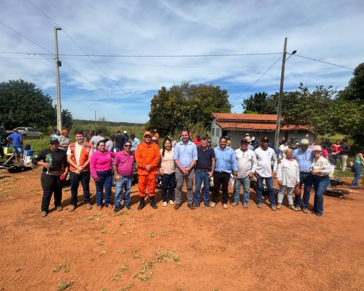 Prefeitura de Água Boa realiza entrega de 100 kits de ferramentas para produtores rurais dos PAs Nacional e Jaraguá
