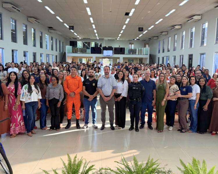 Seminário marca início da preparação para o segundo semestre letivo em Água Boa