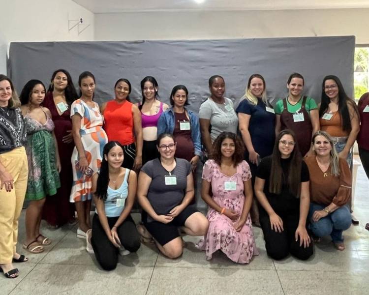 Cantinho da Cegonha inicia atividades com palestra sobre vínculos familiares durante a gestação