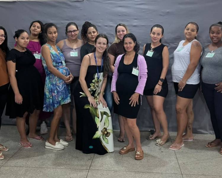 Odontopediatra participa de roda de conversa do Cantinho da Cegonha